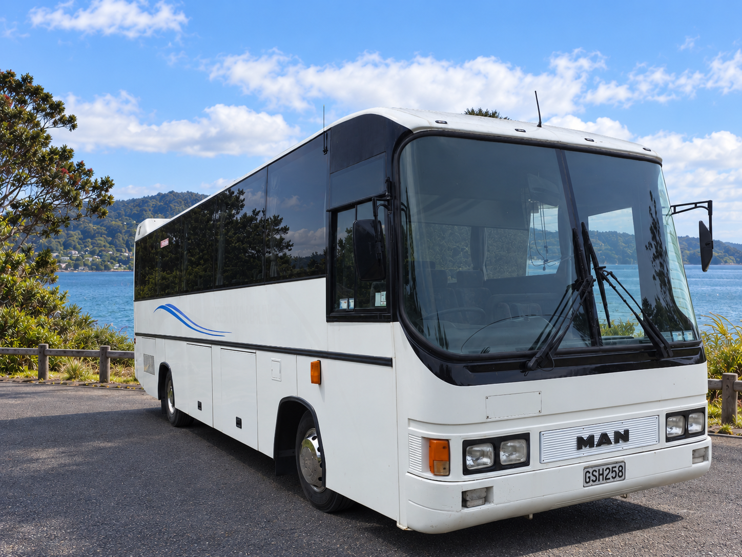38-seat MAN coach exterior